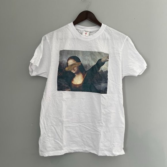 Mona Lisa Dabbing White Tee - Picture 1 of 2